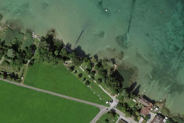 Luftbild des Kartenstandorts von Badeplatz Güttingen in Güttingen
