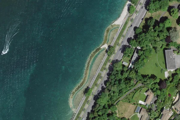 Luftbild des Kartenstandorts von Ponton de baignade in Cologny