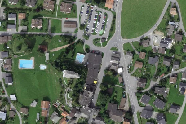 Luftbild des Kartenstandorts von Mineralbad Andeer in Andeer
