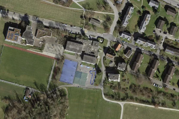 Luftbild des Kartenstandorts von Schwimmbad in Oberengstringen in Oberengstringen