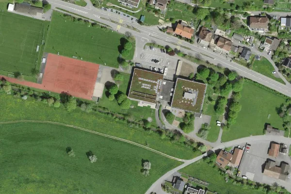 Luftbild des Kartenstandorts von Hallenbad Brühl in Mümliswil-Ramiswil