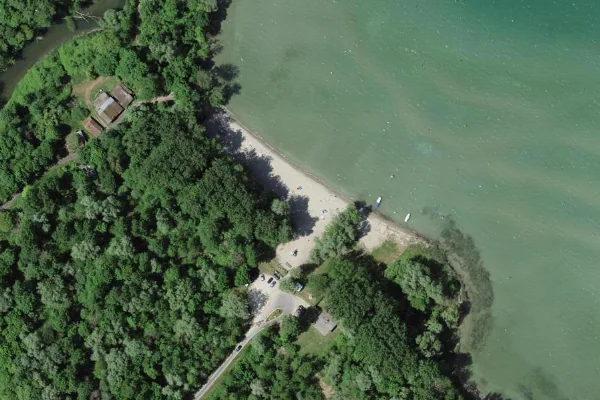 Luftbild des Kartenstandorts von Plage de Goncerut in Yvonand