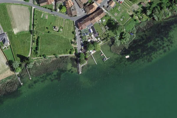 Luftbild des Kartenstandorts von Badestelle in Mont-Vully in Mont-Vully