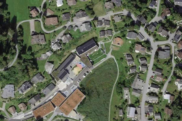 Luftbild des Kartenstandorts von Aua Grava Wellness in Laax