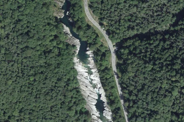 Luftbild des Kartenstandorts von Badestelle in Verzasca in Verzasca