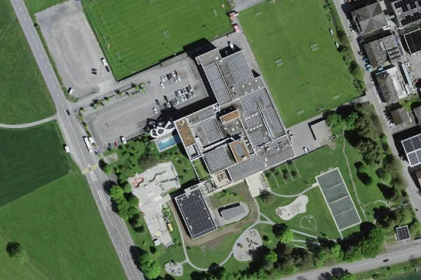 Luftbild des Kartenstandorts von lintharena in Glarus Nord
