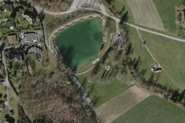 Luftbild des Kartenstandorts von Hedinger Weiher in Hedingen