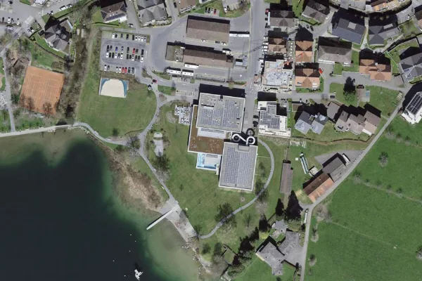 Luftbild des Kartenstandorts von Hallenbad Oberägeri in Oberägeri