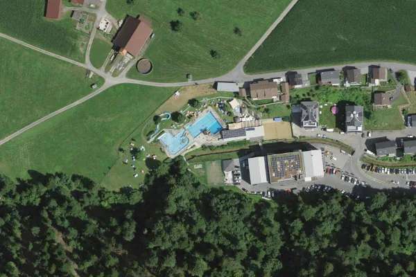 Luftbild des Kartenstandorts von Schwimmbad Bergboden in Wolhusen