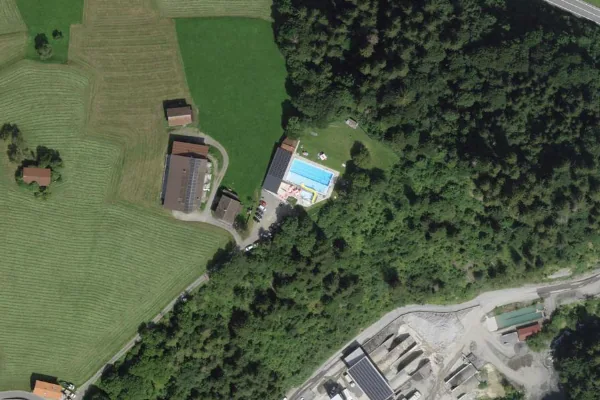 Luftbild des Kartenstandorts von Schwimmbad Tobel in Fideris