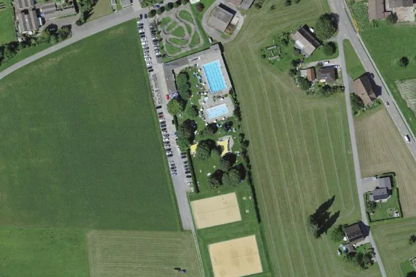 Luftbild des Kartenstandorts von Badi Berneck in Berneck
