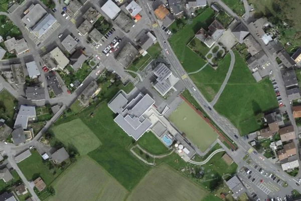 Luftbild des Kartenstandorts von Bogn Familienbad in Zernez