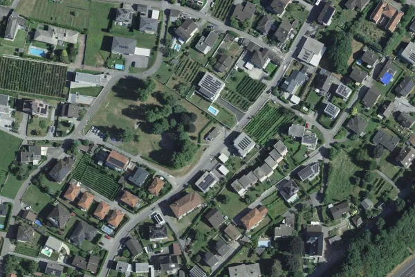 Luftbild des Kartenstandorts von Badeanlage in Bellinzona in Bellinzona