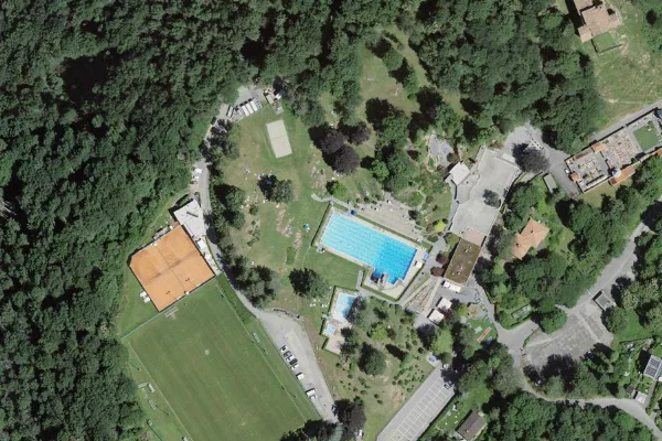 Luftbild des Kartenstandorts von Schwimmbad Carona in Lugano