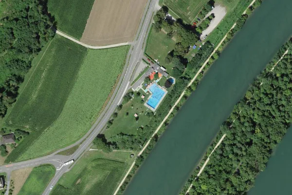 Luftbild des Kartenstandorts von Schwimmbad Villnachern in Brugg