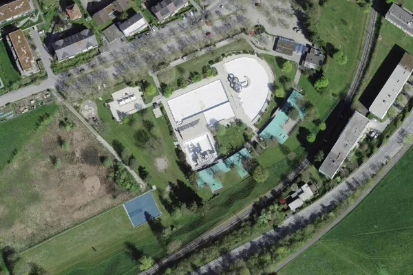 Luftbild des Kartenstandorts von Badeanlage Weiermatt in Köniz