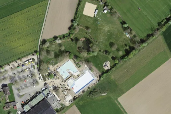 Luftbild des Kartenstandorts von Sportzentrum Hirzenfeld in Münchenbuchsee