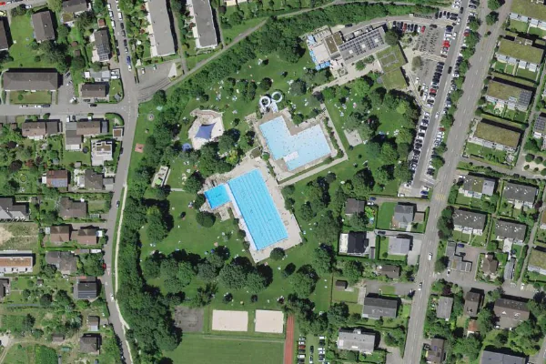 Luftbild des Kartenstandorts von Gartenbad Aesch-Pfeffingen in Aesch (BL)