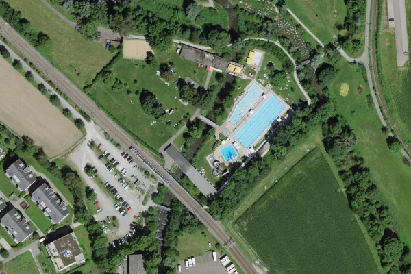 Luftbild des Kartenstandorts von Schwimmbad Suhr-Buchs in Suhr