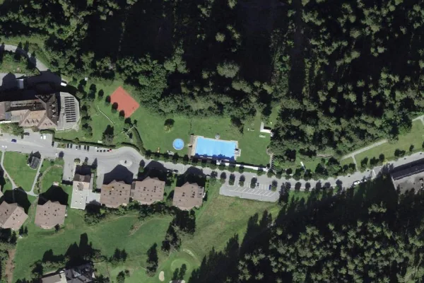 Luftbild des Kartenstandorts von Freibad Vulpera in Scuol