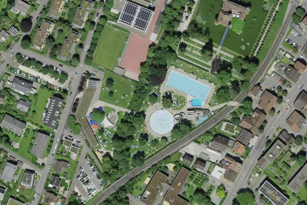 Luftbild des Kartenstandorts von Gartenbad beim Schloss Bottmingen in Bottmingen