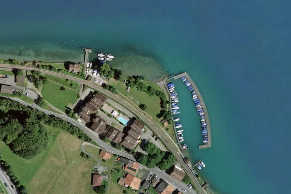 Luftbild des Kartenstandorts von Strandbad in Därligen in Därligen