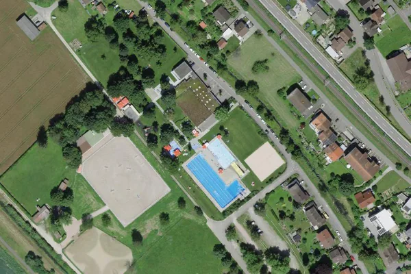 Luftbild des Kartenstandorts von Freiluftschiwmmbad Grie in Klingnau