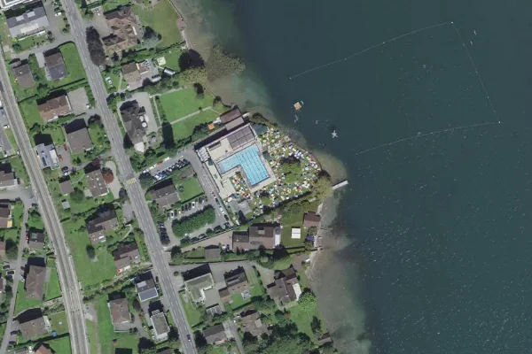 Luftbild des Kartenstandorts von Badi Hergiswil in Hergiswil (NW)