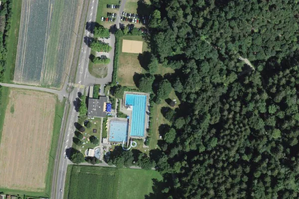 Luftbild des Kartenstandorts von Regionales Schwimmbad mittl. Wynental in Unterkulm