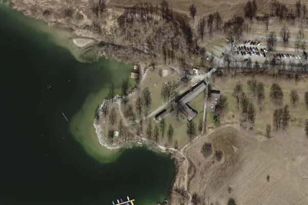 Luftbild des Kartenstandorts von Strandbad Auslikon in Pfäffikon