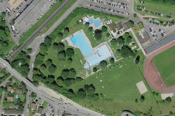 Luftbild des Kartenstandorts von Freibad Pratteln in Pratteln