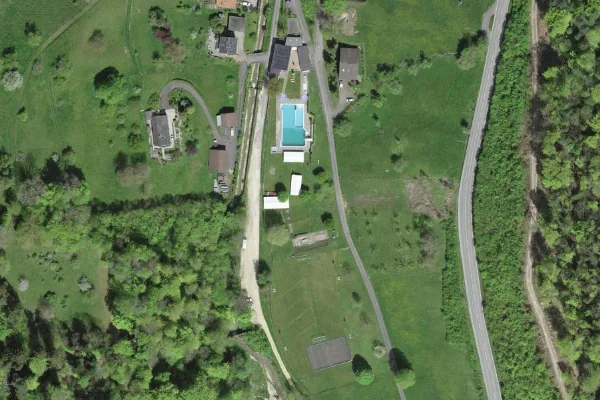 Luftbild des Kartenstandorts von Schwimmbad in Waldenburg in Waldenburg