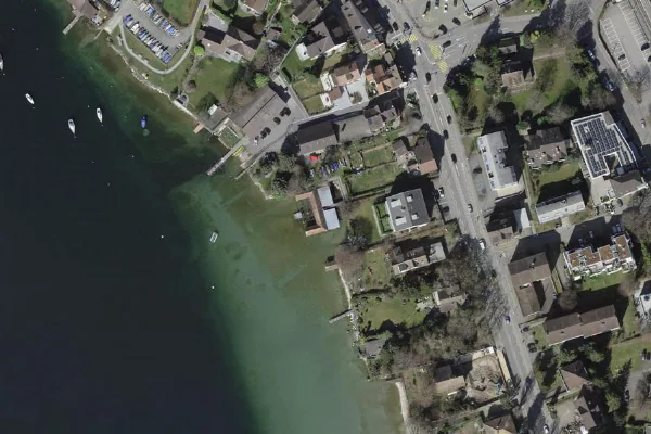 Luftbild des Kartenstandorts von Holzbadi Wyden in Erlenbach ZH