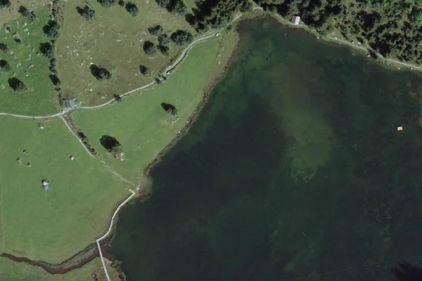 Luftbild des Kartenstandorts von Strandbad Golzerensee in Silenen