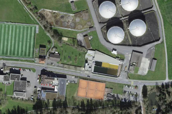Luftbild des Kartenstandorts von Schwimmbad Rotkreuz in Rotkreuz