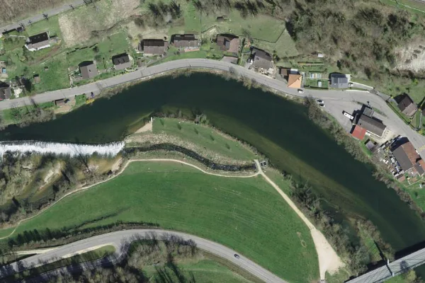 Luftbild des Kartenstandorts von Schwimmbad in Clos du Doubs in Clos du Doubs