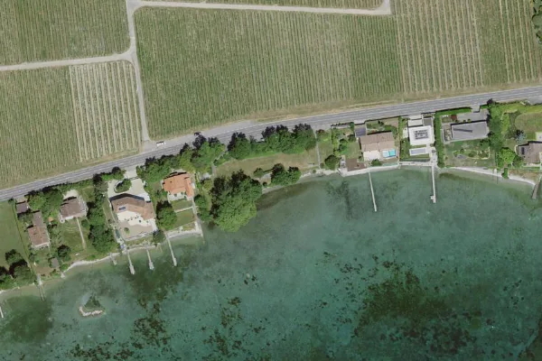 Luftbild des Kartenstandorts von Plage de la lechaire in Perroy