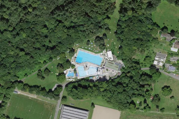 Luftbild des Kartenstandorts von Gartenbad Obersiggenthal in Obersiggenthal