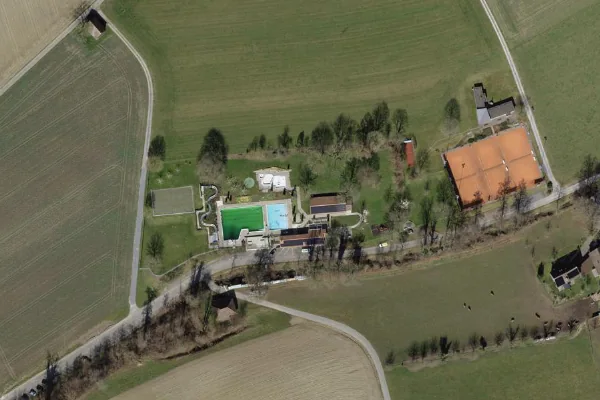Luftbild des Kartenstandorts von Schwimmbad Hettlingen in Hettlingen