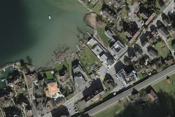 Luftbild des Kartenstandorts von Strandbad Bäch in Bäch SZ