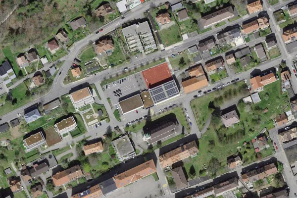 Luftbild des Kartenstandorts von Schwimmbad in Saint-Imier in St-Imier
