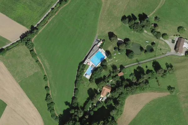 Luftbild des Kartenstandorts von Schwimmbad Bottenwil in Bottenwil