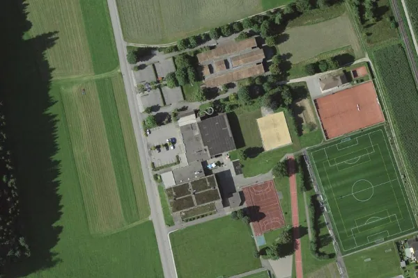 Luftbild des Kartenstandorts von Hallenbad Bütschwil in Bütschwil