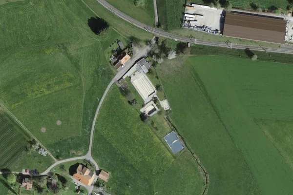 Luftbild des Kartenstandorts von Schwimmbad Biglen in Biglen