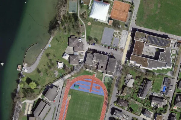 Luftbild des Kartenstandorts von Hallenbad Seefeld in Lachen