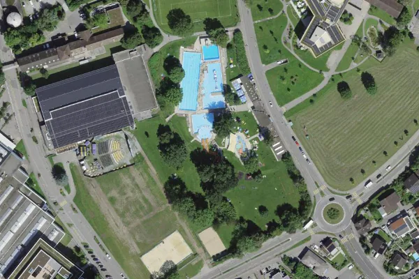 Luftbild des Kartenstandorts von Schwimmbad Uzwil in Uzwil