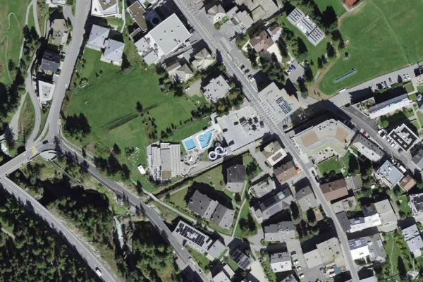 Luftbild des Kartenstandorts von Bellavita Erlebnissbad und SPA in Pontresina