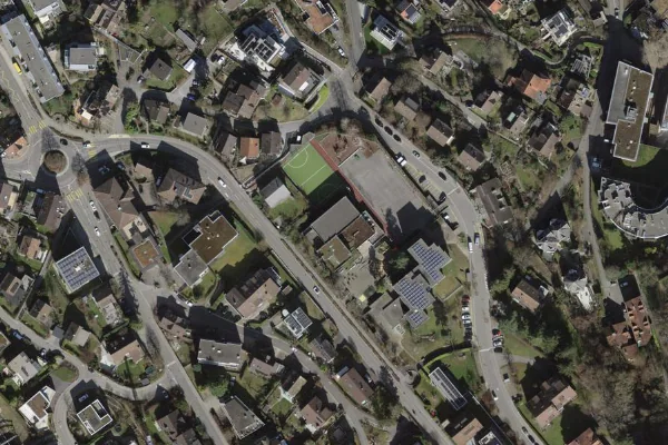 Luftbild des Kartenstandorts von Hallenbad Bergli in Horgen
