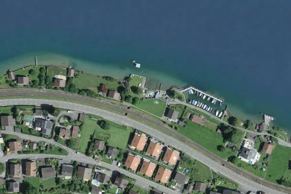 Luftbild des Kartenstandorts von Badi Leissingen in Leissigen