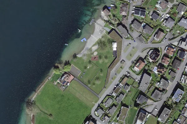 Luftbild des Kartenstandorts von Strandbad Seeburg in Küssnacht